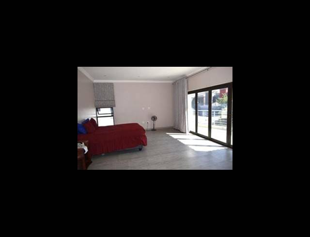 4 BEDROOM HOUSE FOR SALE IN HELDERWYK